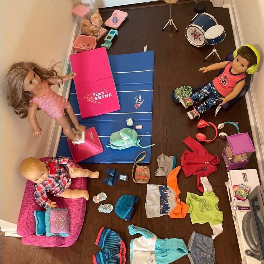 Lot of American Girl dolls and accessories